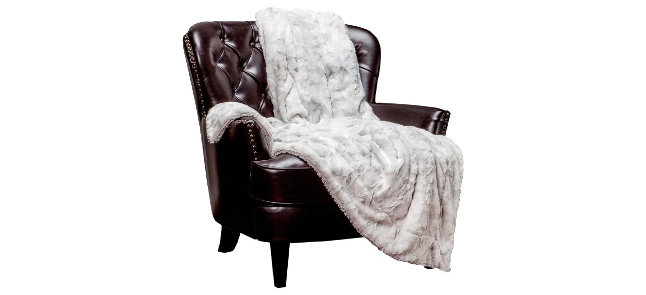 Chanasya Faux Fur Throw