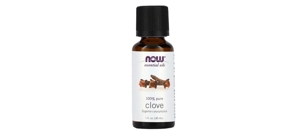 Clove essential oil