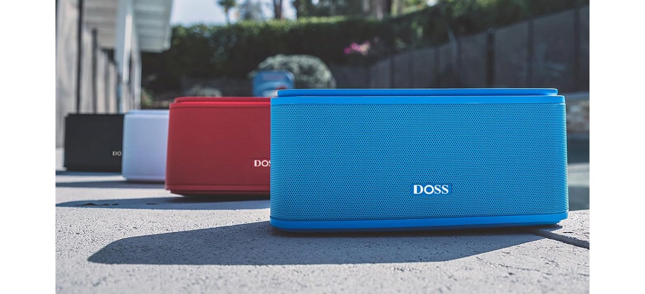 Display of Doss SoundBox in different colors