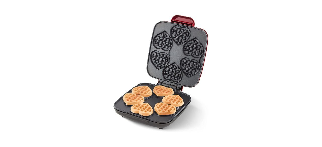 https://cdn.bestreviews.com/images/v4desktop/image-full-page-cb/best-dash-multi-mini-heart-shaped-waffle-maker.jpg