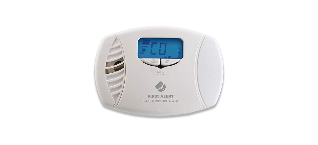 Best First Alert CO615 Dual-Power Plug-In Carbon Monoxide Detector