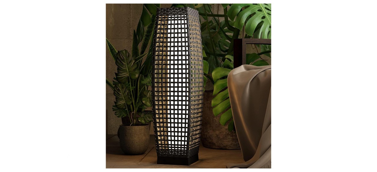 Grand Patio Solar-Powered Outdoor Floor Lamp