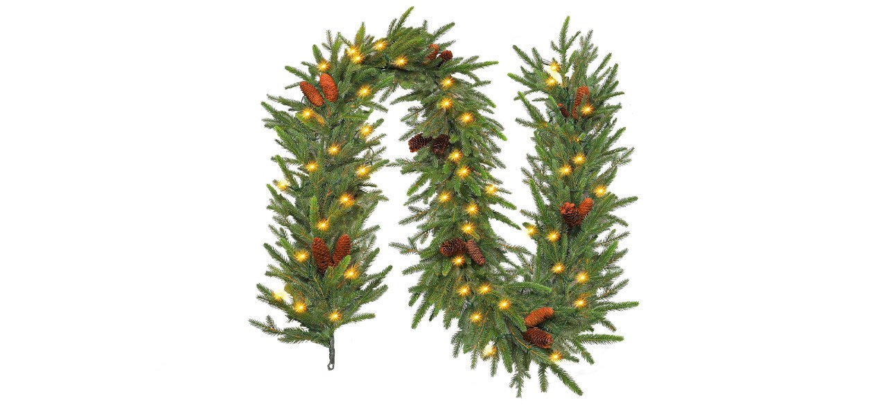Hykolity 9' PE Pre-Lit Christmas Garland