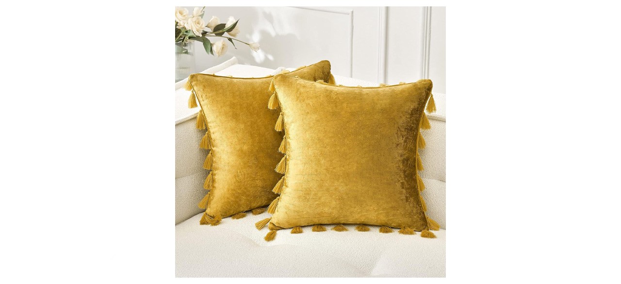 Miulee Velvet Decorative Throw Pillow Cover Set