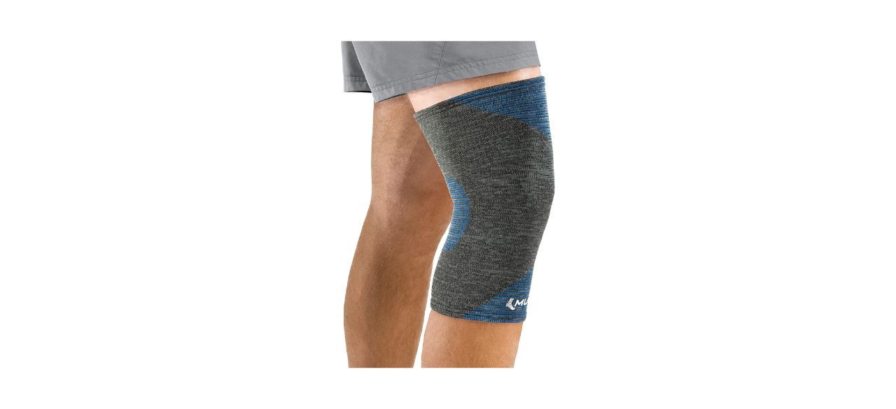 Mueller 4-Way Stretch Knee Support