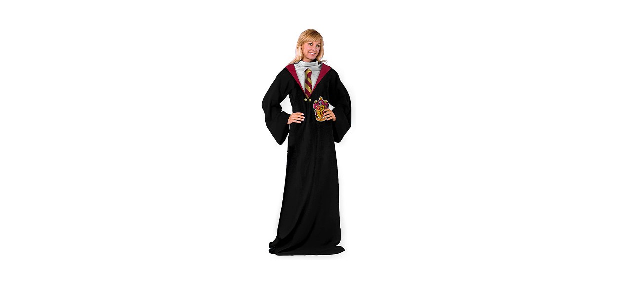 wearable blanket that looks like a Hogwarts Gryffindor uniform