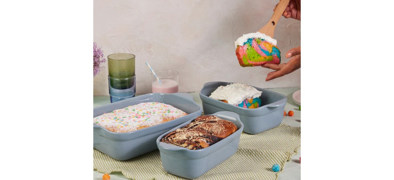 Blue Ovenware Set with cake