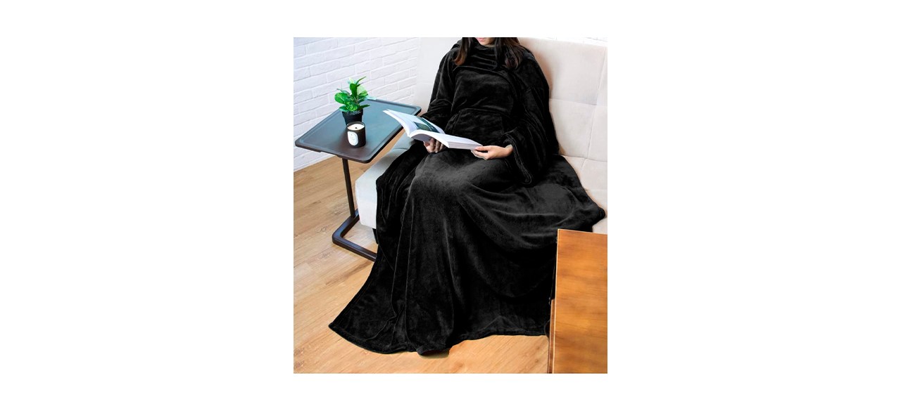 floor-length black fleece blanket with sleeves