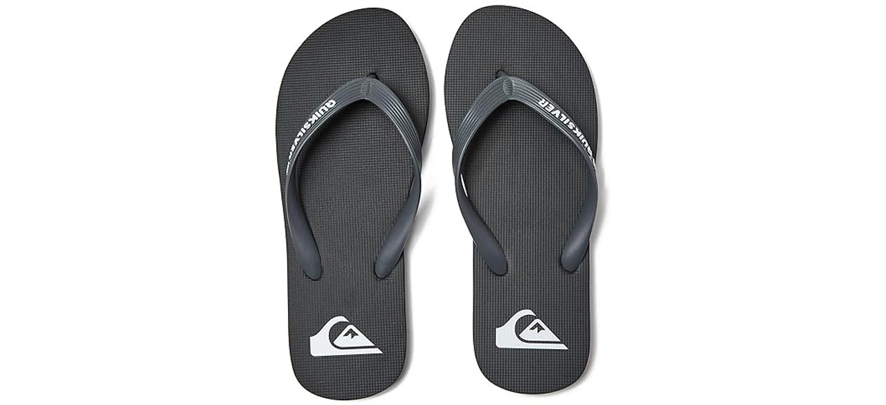 The best flip-flops for travel and daily use