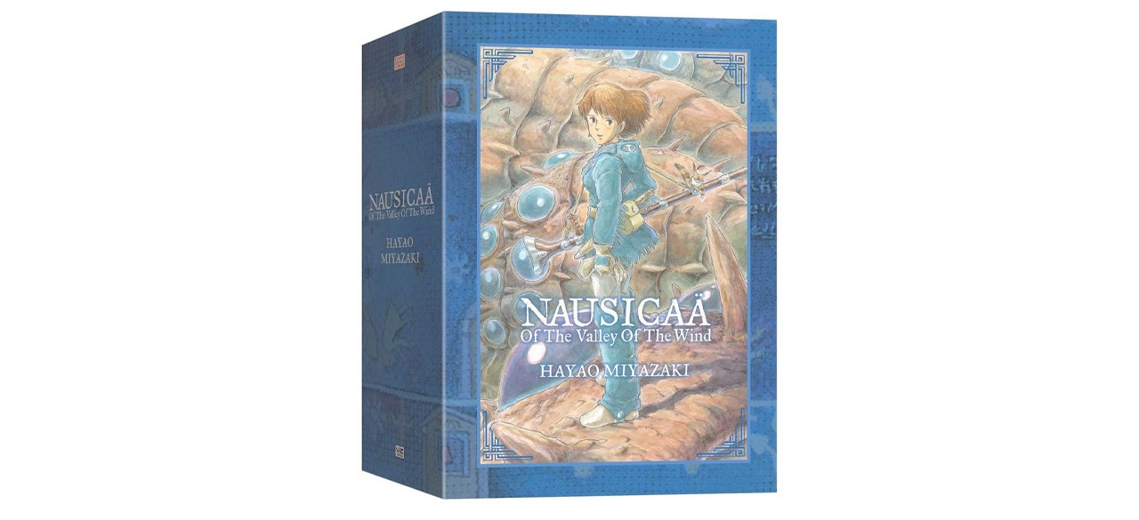Studio Ghibli Nausicaa del Valle del Viento (juego de 2 cajas) en caja azul sobre fondo blanco