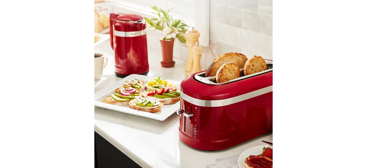 KitchenAid 4-Slice Manual High-Lift Lever Toaster