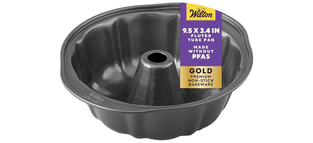 Forma de bolo antiaderente canelada Wilton Gold 9,49
