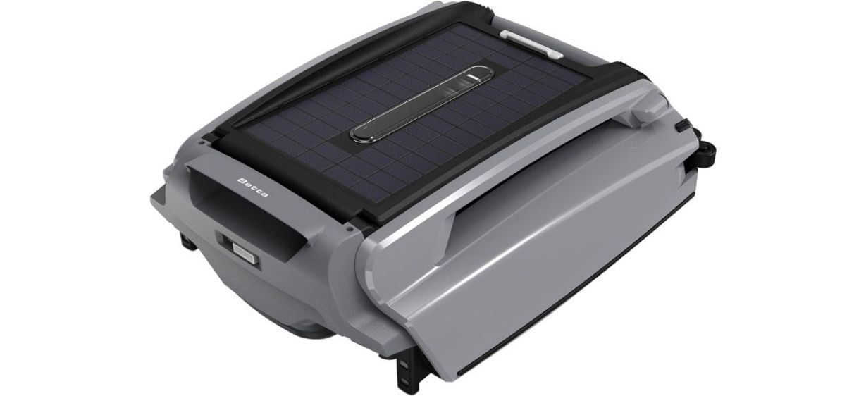 Betta SE Plus Solar Powered Robotic Pool Skimmer Betta SE Plus Solar Powered Robotic Pool Skimmer