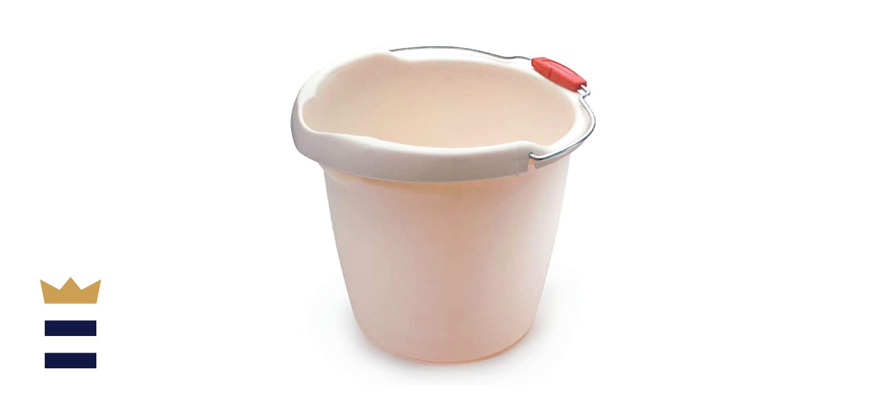 Rubbermaid Roughneck Heavy-Duty Utility Bucket