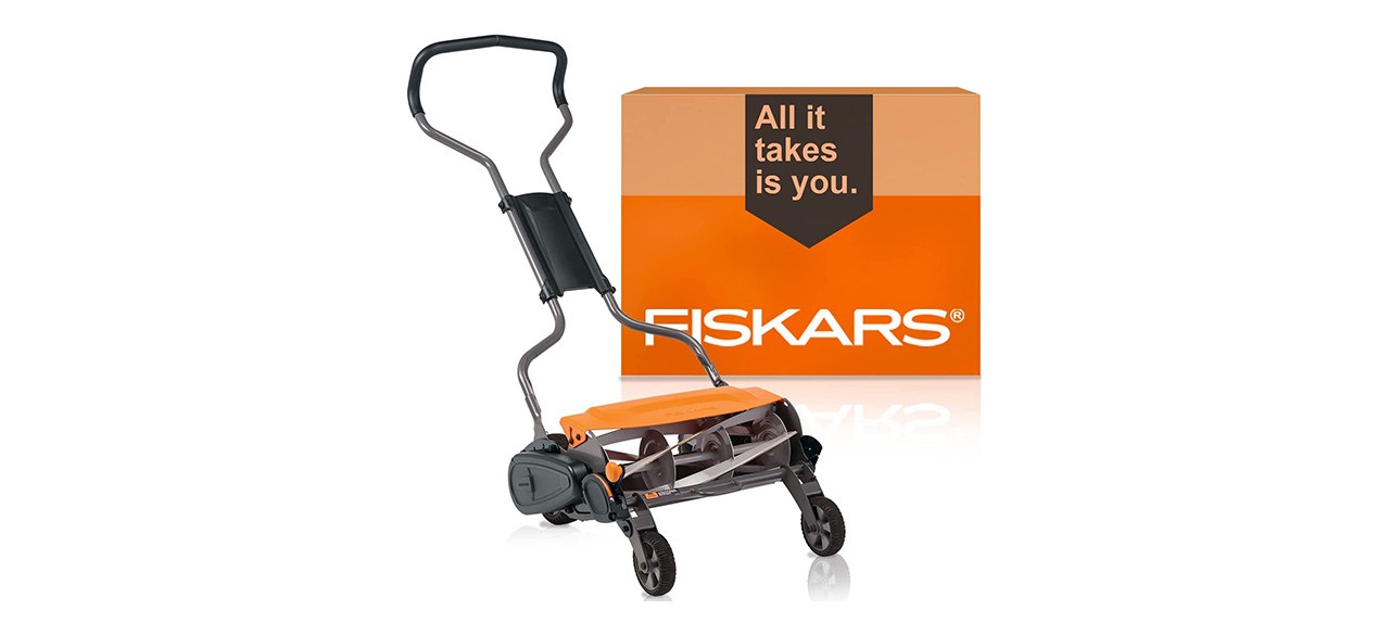 Fiskars StaySharp Max Reel Lawn Mower