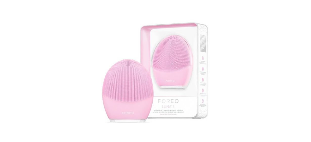 FOREO Luna 3 Facial Cleansing Brush on white background FOREO Luna 3 Facial Cleansing Brush on white background