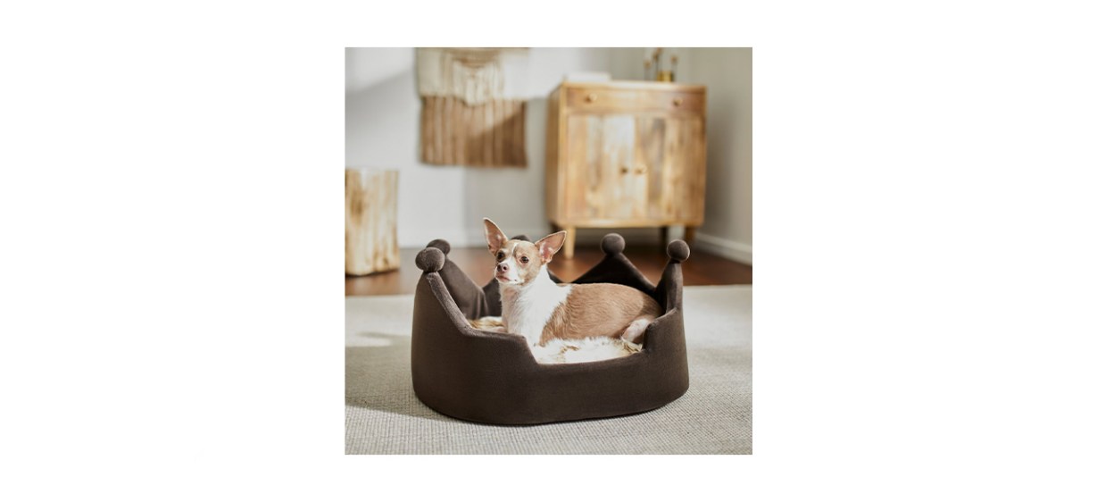 Frisco Faux Fur Crown Pillow Cat &amp; Dog Bed