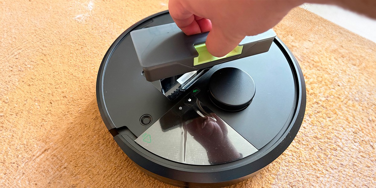 iRobot Roomba Plus 405: This mop-vacuum combo left us unimpressed