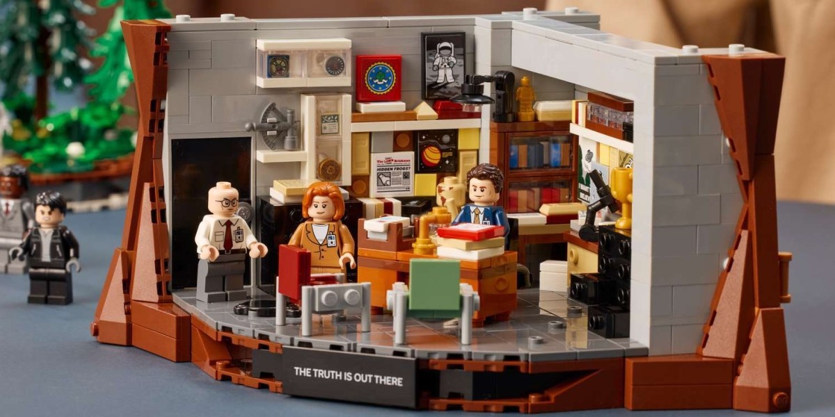LEGO unveils 'The X-Files' set, complete with Mulder and Scully