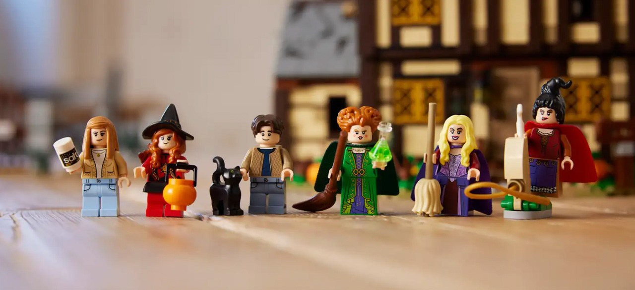 set of minifigures