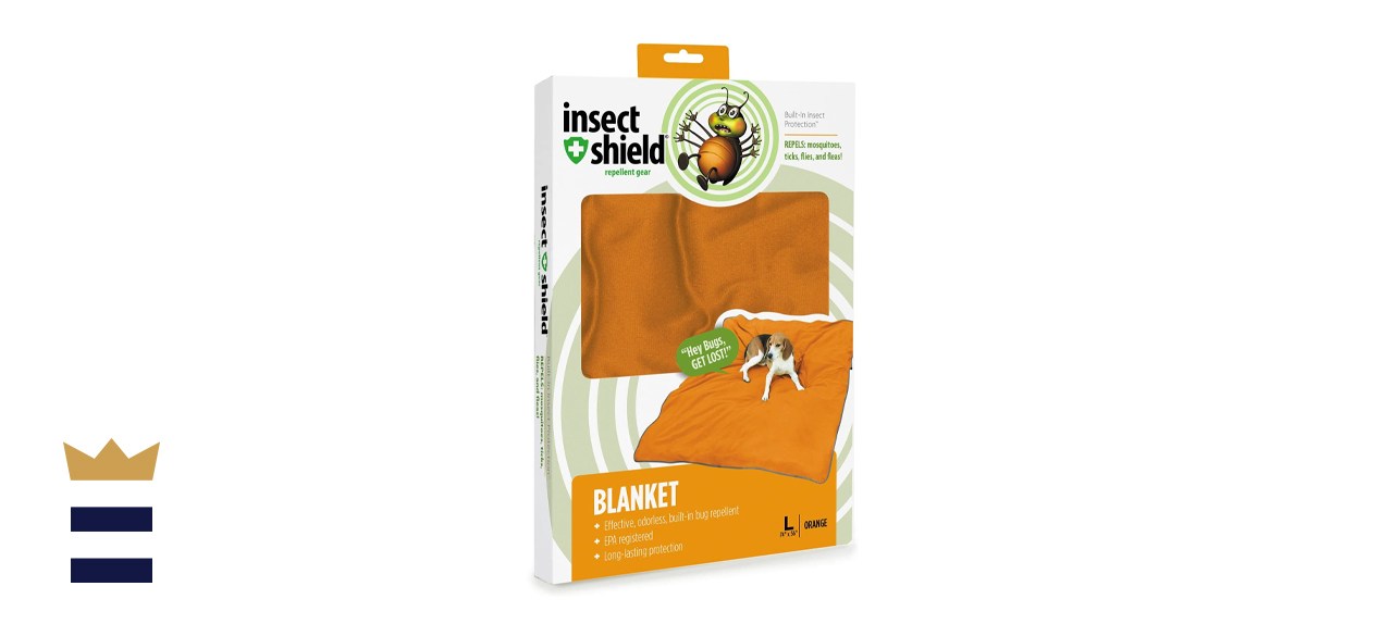 Insect repellent Insect repellent dog blanket to protect dogs from fleas, ticks, mosquitoes and more