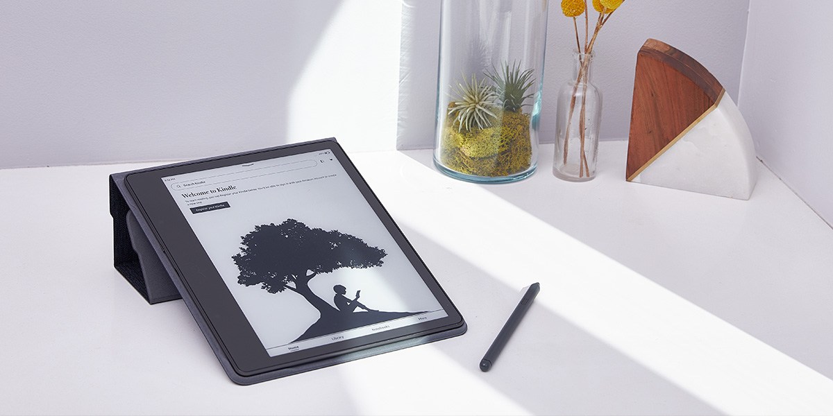 Kindle Paperwhite Signature on white table