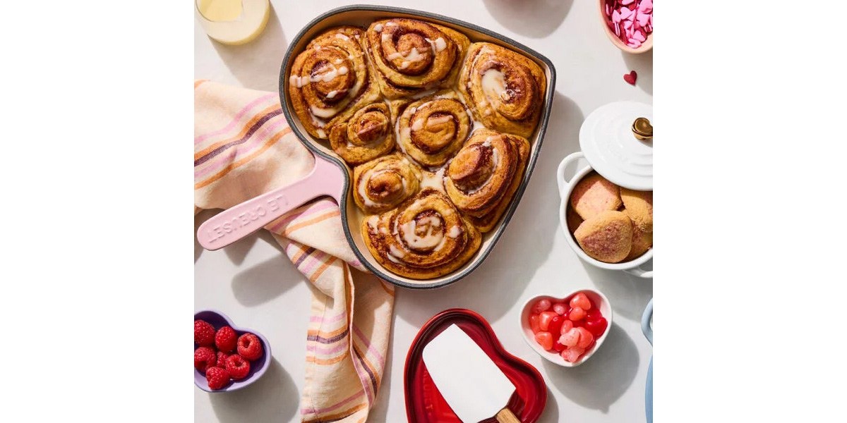 Le Creuset Traditional Heart Skillet