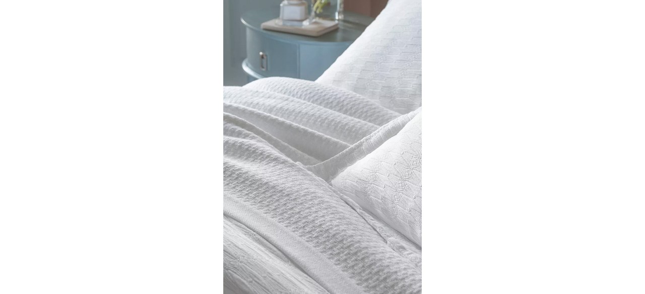 White Peacock Alley Newport Blanket