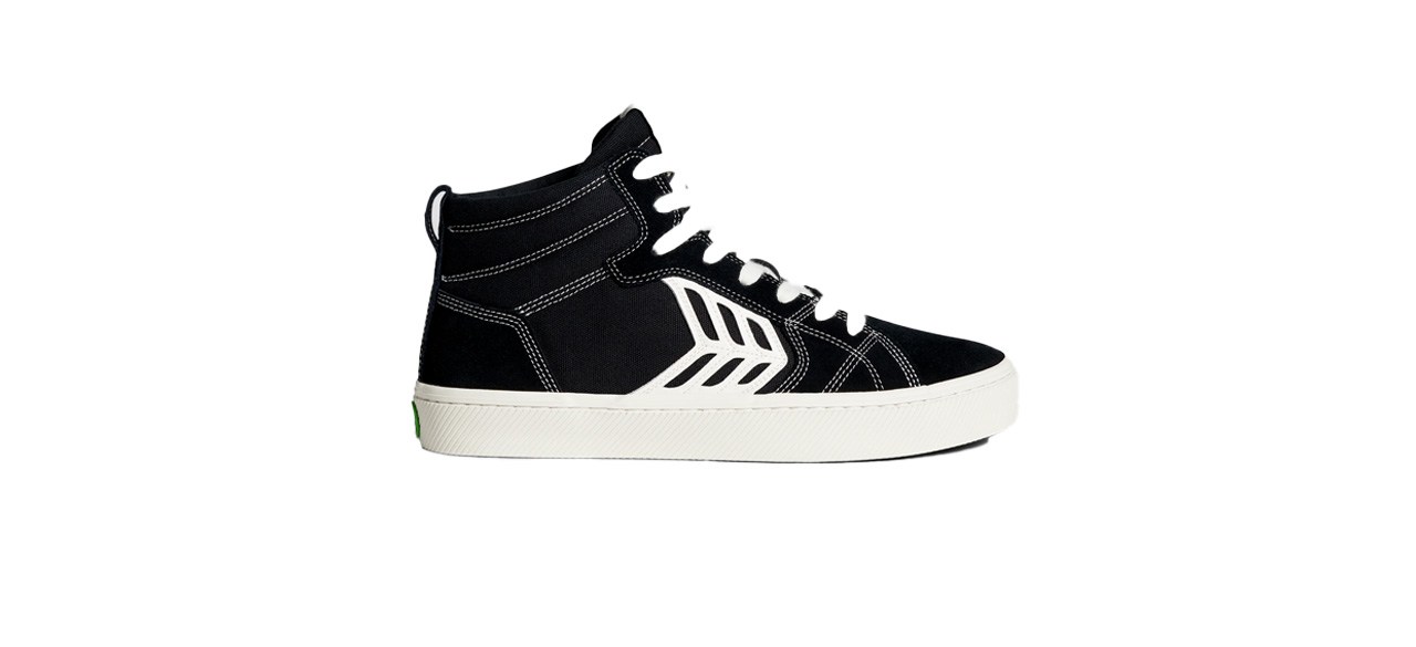 Black and white Catiba Pro High Sneakers on white background