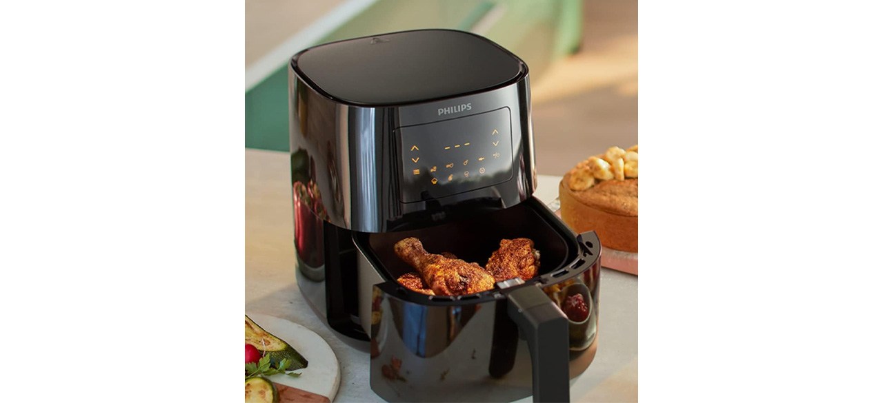 Philips 3000 Series Air Fryer on white background