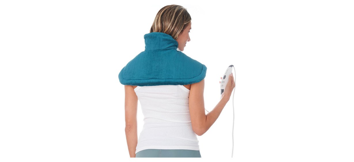 https://cdn.bestreviews.com/images/v4desktop/image-full-page-cb/pure-enrichment-purerelief-neck-and-shoulder-heating-pad-aa7a10.jpg?p=w1228