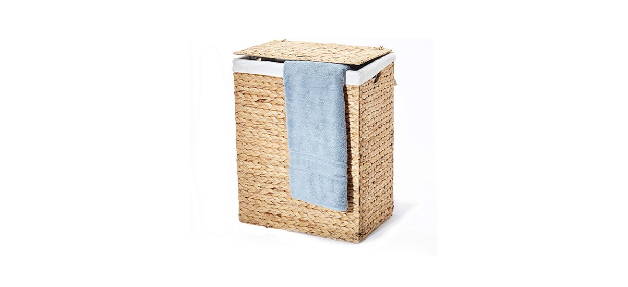 Seville Classics Lidded Wicker Portable Laundry Hamper