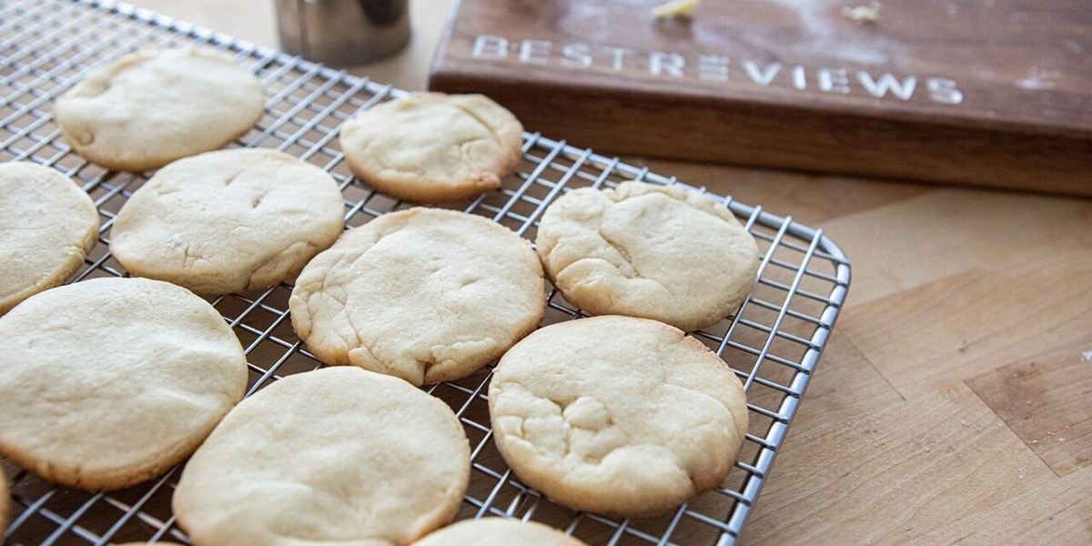 Best sugar cookies cooling