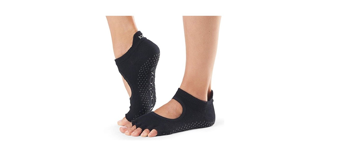 Toesox Women's Bellarina Half Toe Grip Non-Slip for Ballet, Yoga