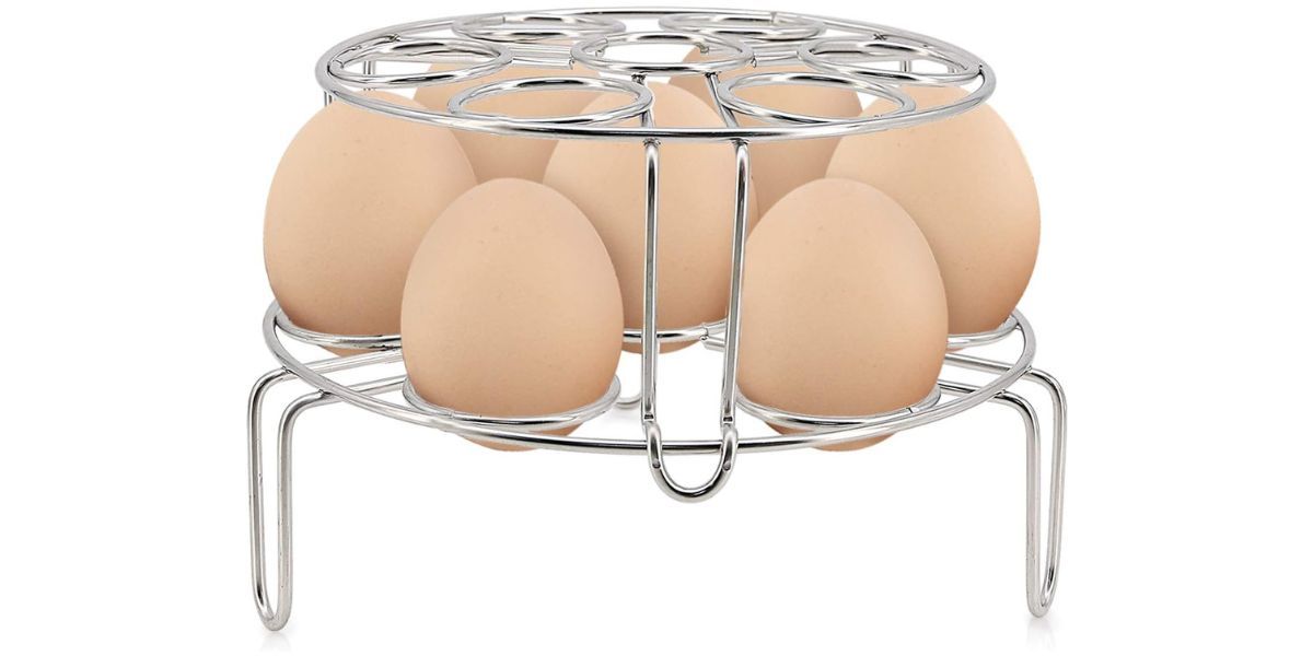 egg steamer with eggs in it