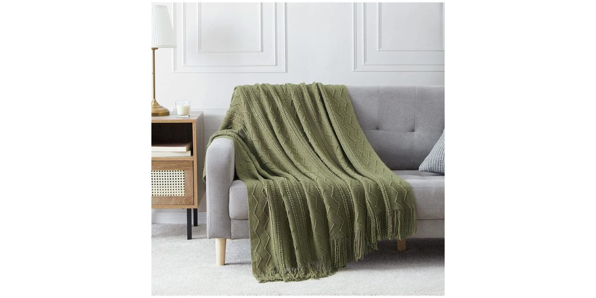 green throw blanket