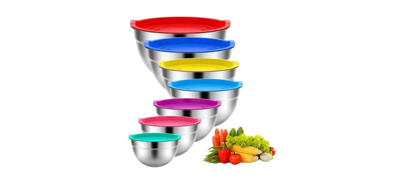 TINANA Mixing bowl with lid: stainless steel mixing bowl set next to vegetables