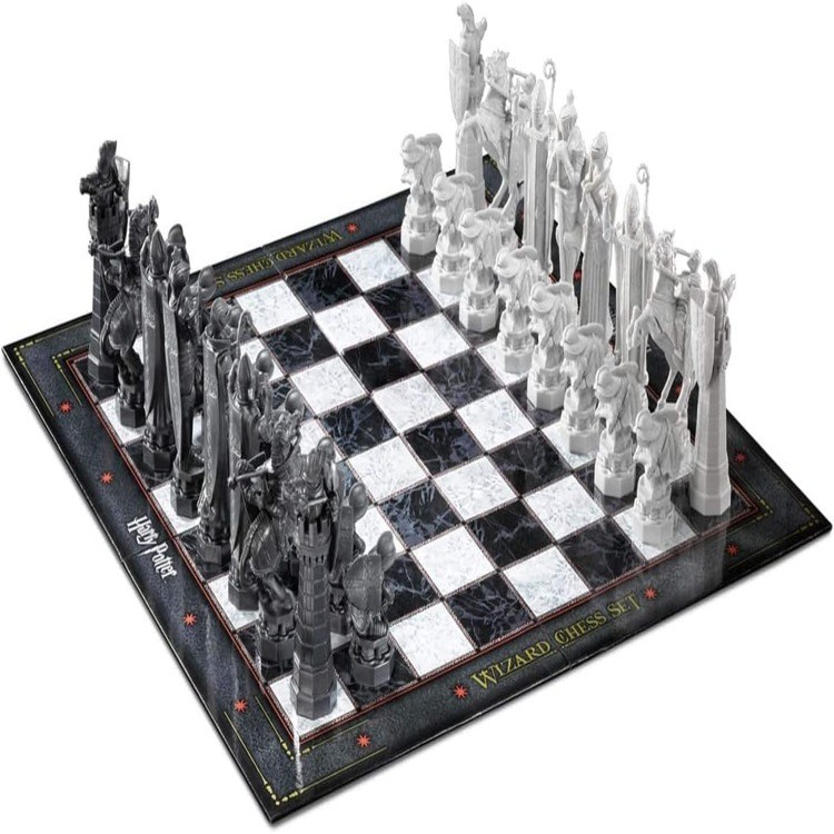 The Noble Collection Harry Potter Wizard Chess Set
