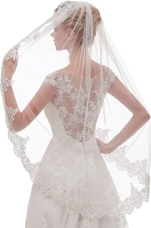 EllieHouse 1-Tier Fingertip-Length Wedding Veil